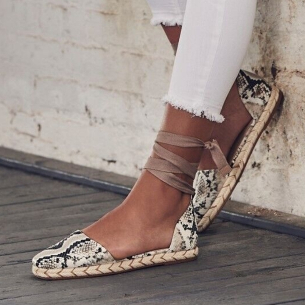 Vince Camuto Jeliany Espadrille Flat Taupe/ Crepe Leather Upper Snake Print 7.5 - Picture 1 of 11